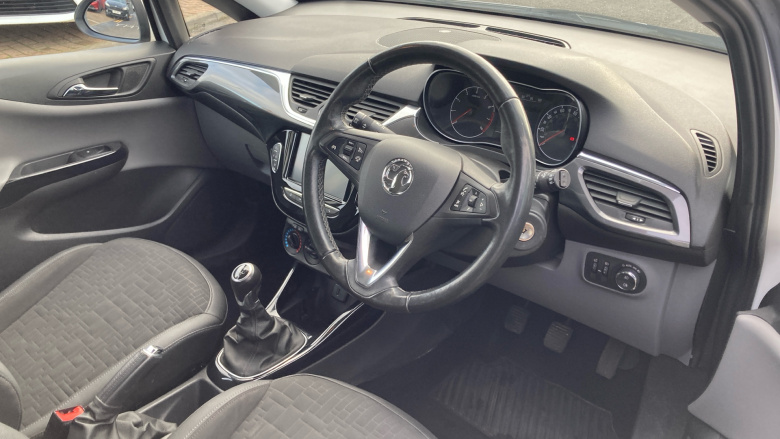 Vauxhall Corsa 1.4 SE Nav 5dr Petrol Hatchback